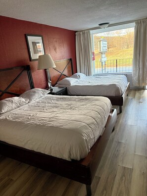 Economy Double Room | Individually furnished, desk, laptop workspace, free WiFi - Virginian Motel (Stuart)