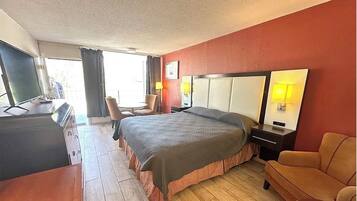 Individually furnished, desk, laptop workspace, free WiFi