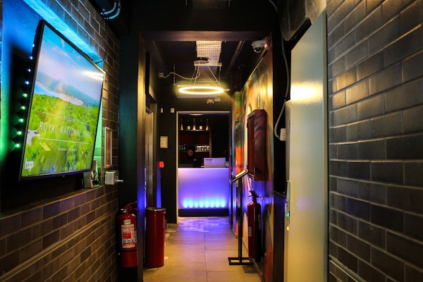 Smart TV de 50 pulgadas con canales por cable y televisión