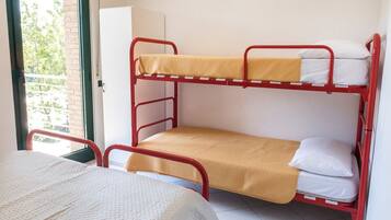 1 bedroom, bed sheets