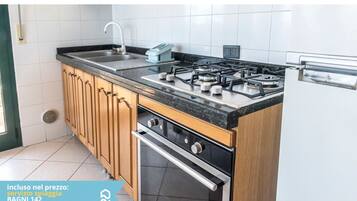 Fridge, oven