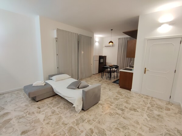 1 bedroom, iron/ironing board, WiFi, bed sheets