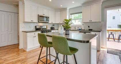 Gorgeous Keansburg Home w/ Pool: Walk to Beach!