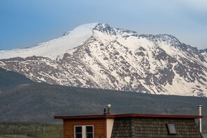 Exterior - Modern, cheerful home near Winter Park/Granby. Private Hot Tub, mountain views! (Tabernash)