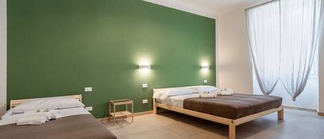 2 chambres, fer et planche à repasser, accès Internet, draps fournis