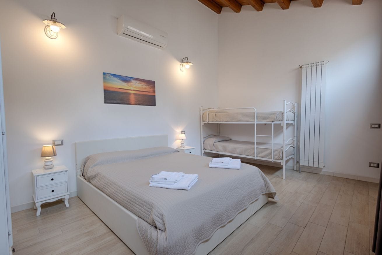1 chambre, fer et planche à repasser, accès à Internet, literie fournie