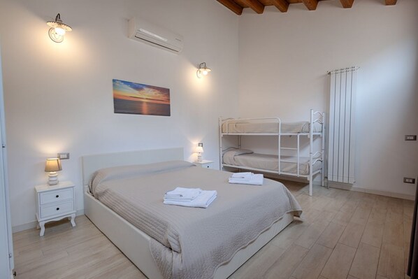 1 bedroom, iron/ironing board, internet, bed sheets