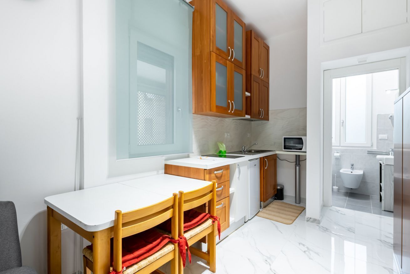 Micro-ondes, four, plaque de cuisson