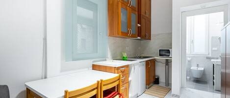 Micro-ondes, four, plaque de cuisson