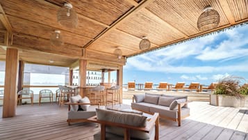 Poolside bar
