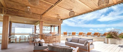 Poolside bar
