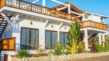 Deluxe kamer, meerdere bedden (Six Sky Garden View 2 Bedroom Villa) | Terras