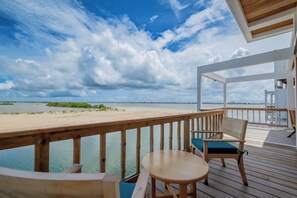 Superior-villa - flere senge - udsigt til kanal (Six Sky Canal Front 2 Bedroom Villa) | Udsigt over vandet