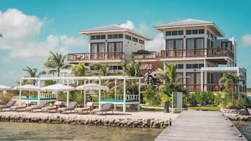 Vista frontal de la propiedad