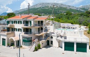 Exterior - 4 bedroom lovely home in Klis (Klis)