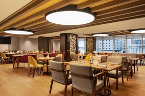 Dining - Ramada Encore Wyndham AL Khobar Corniche (Al Khobar)