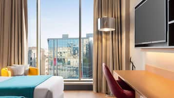Bộ đồ giường cao cấp, chăn bông, nệm Select Comfort, minibar