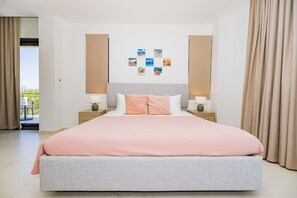 2 bedrooms, in-room safe, travel cot, free WiFi - Luxury 2BR/2BA Apartment with 3 Private Balconies - Wariruri 2-11 (Noord)