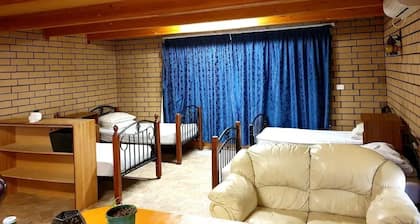 Spacious Holiday Home - Waikerie