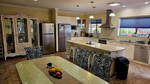 Spacious Holiday Home - Waikerie