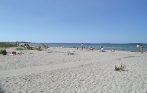 Nær stranden og fisking