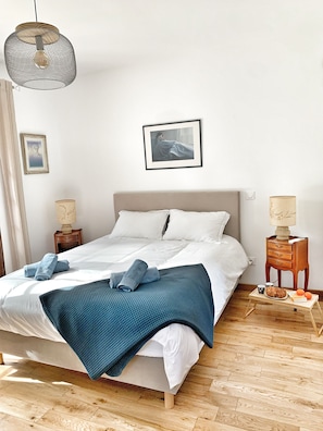 3 bedrooms, in-room safe, iron/ironing board, travel crib