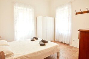 2 bedrooms, bed sheets - [Historic Center] A/C e WiFi in the Heart of Le Marche region (Lapedona)