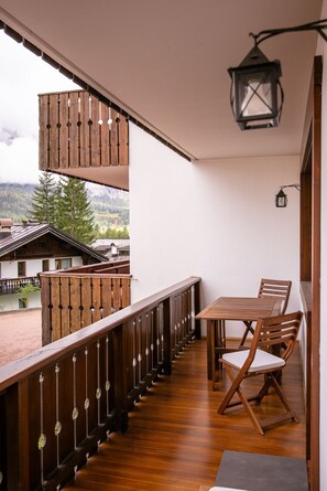 Outdoor dining - SORAPIS MINI - Studio Apartment (Cortina d´Ampezzo)