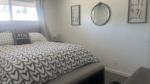 1 dormitorio, escritorio, wifi gratis y ropa de cama