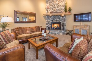 TV, fireplace