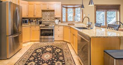 Beautiful 3-Bedroom Big Sky Retreat