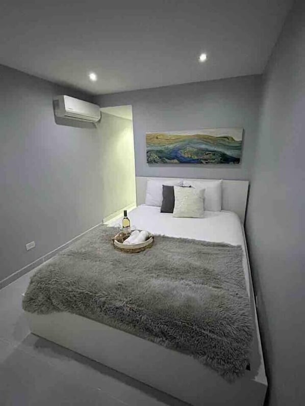 1 habitación, tabla de planchar con plancha y wifi 