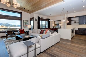 Fireplace - Luxury Big Sky Ski Retreat - Moonlight Basin (Big Sky)