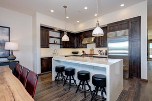 Fridge, microwave, oven, dishwasher