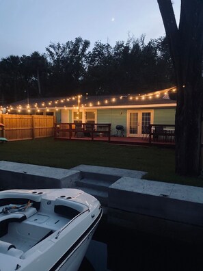 Terrace/patio - Turtle House-pet friendly, waterfront home with boat slip, kayaks, fire pit (Crystal River)