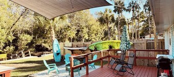 Turtle House-waterfront/boatslip/kayaks for 6/firepit/poles/grill