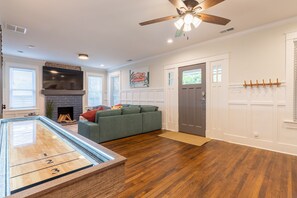 Games room - Remodeled Midtown Home - family sized with deck (Memphis)