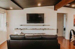 Living area - Starseeker Ranch - Near Joshua Tree w/ Cowboy Pool (Twentynine Palms)
