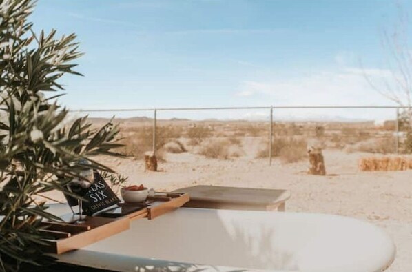 Property grounds - Starseeker Ranch - Near Joshua Tree w/ Cowboy Pool (Twentynine Palms)