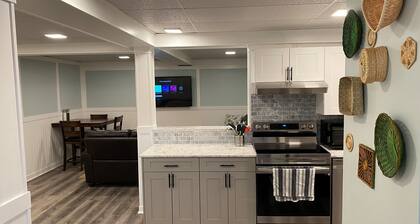 Large Modern pet Friendly Suite With Central A/C