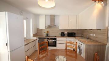 Fridge, microwave, oven, dishwasher