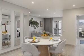 تناول الطعام