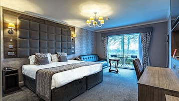 Superior Room, 1 Double Bed, Non Smoking | Desk, laptop workspace, blackout drapes, iron/ironing board