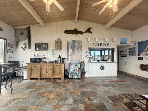 Reception - Capt John's Motel (Coos Bay)