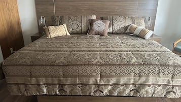 Desk, laptop workspace, free WiFi, bed sheets