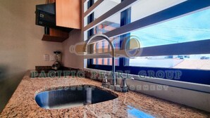 Superior Condo | Private kitchen | Blender, cookware/dishes/utensils, kitchen island - Departamento con Jacuzzi en Terraza (Mazatlán)