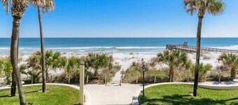 Spacious Home: Near Beach, Large Yard, Game Room & Dog-Friendly!