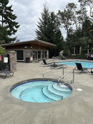 Piscine extérieure, piscine chauffée