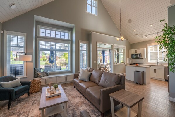 Smart-tv, pejs, bordfodbold, bøger