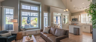 The Lakehouse/Snow Vacation Rental